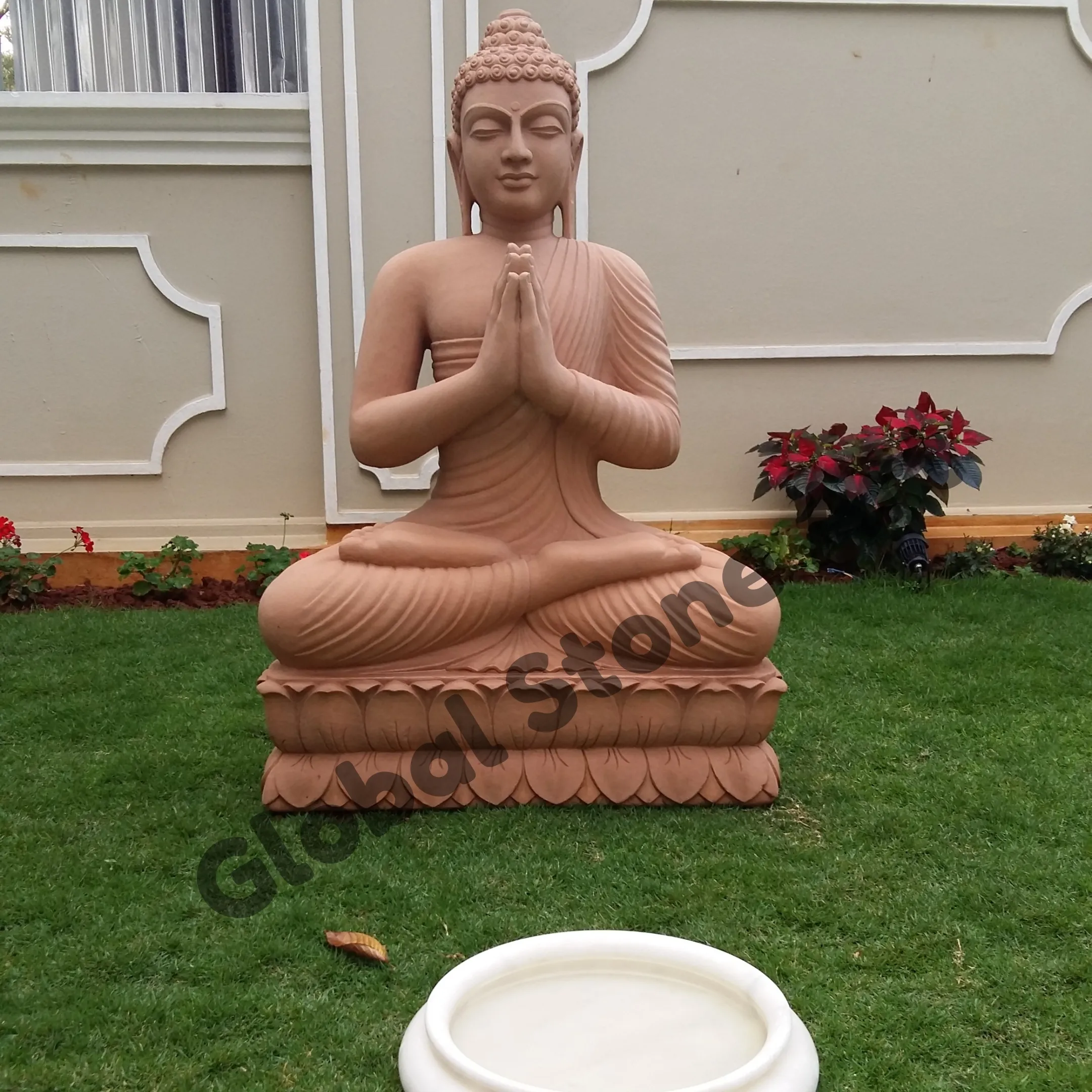 Pink Sandstone Praying Buddha Statue for Garden