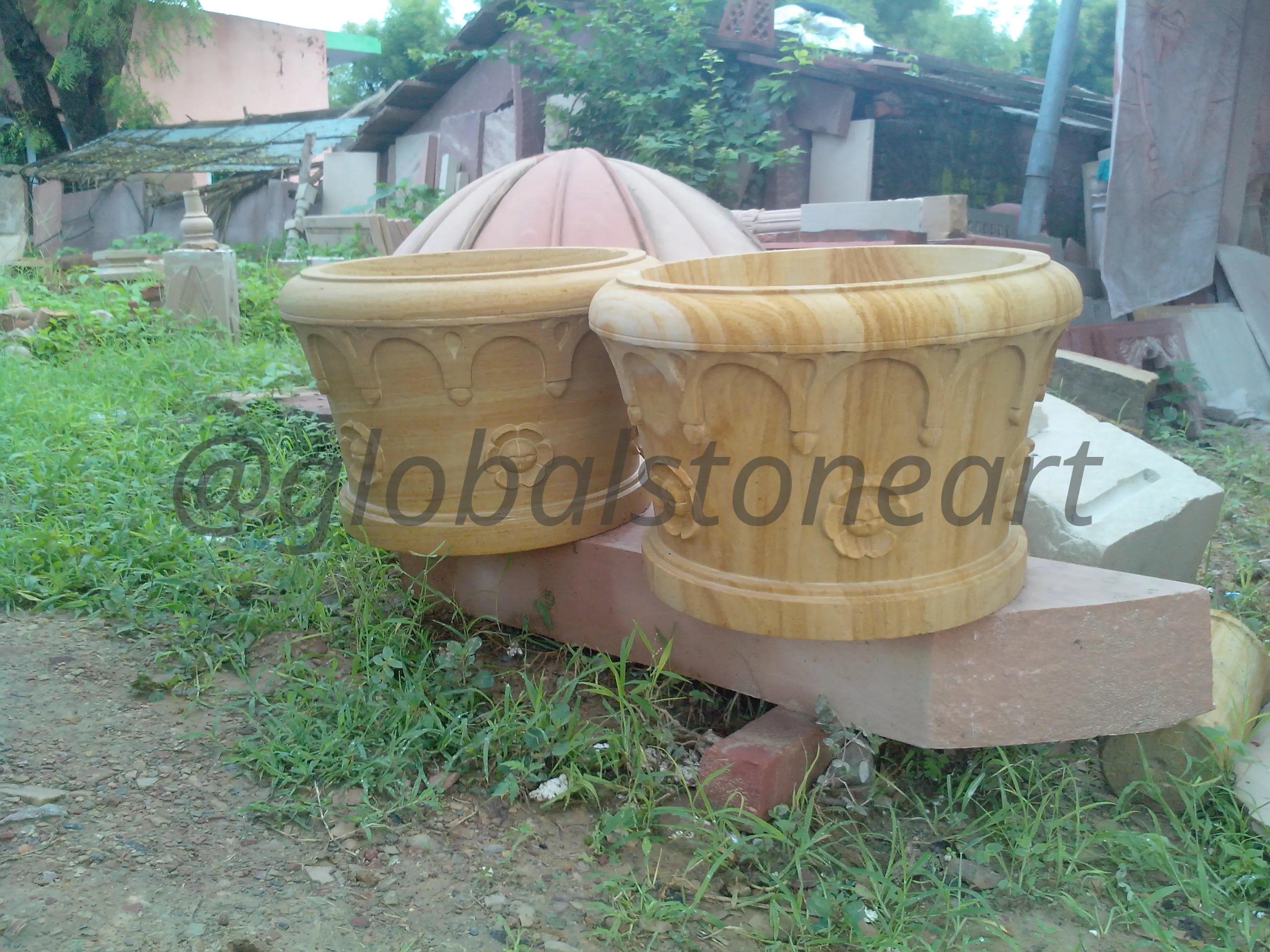 Arch-Carved Teakwood Sandstone Round Planters
