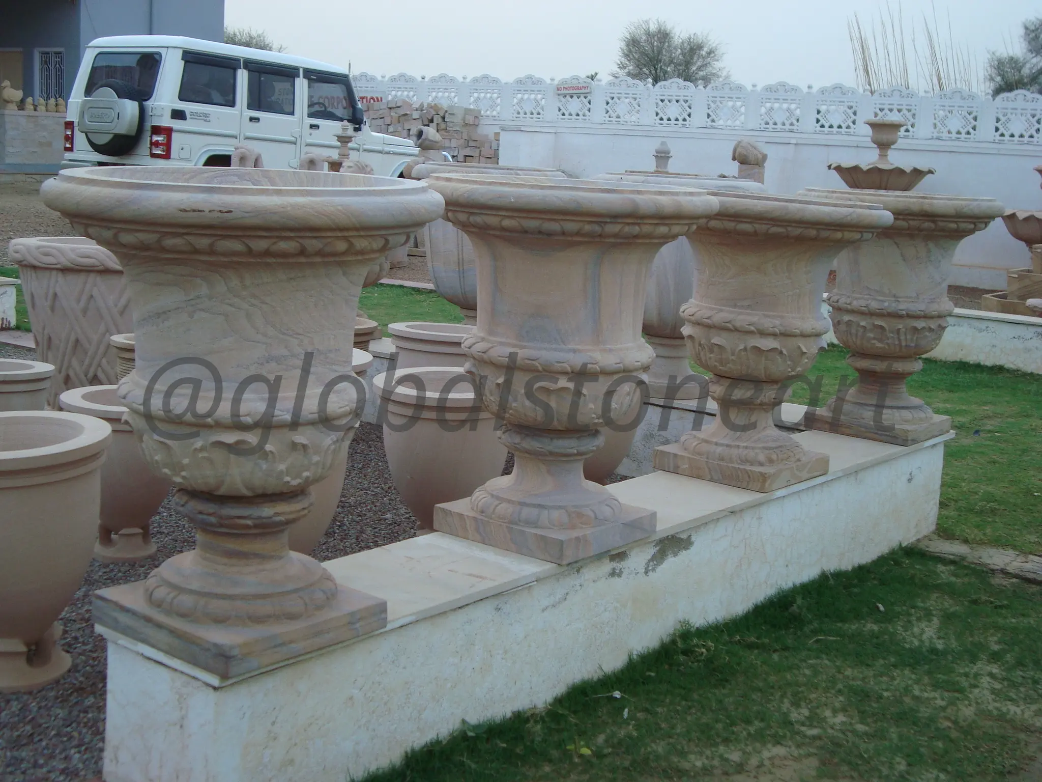 Rope-Rim Sandstone Campana Urns on Wall (Set)