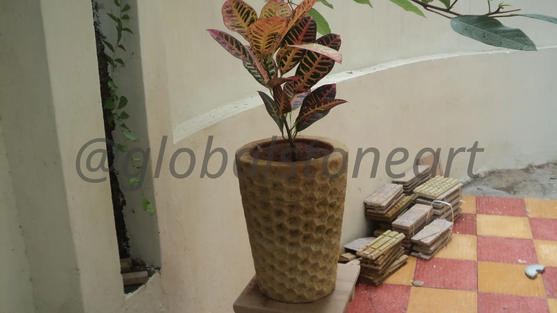 Honeycomb Carved Sandstone Tall Pot for Balcony