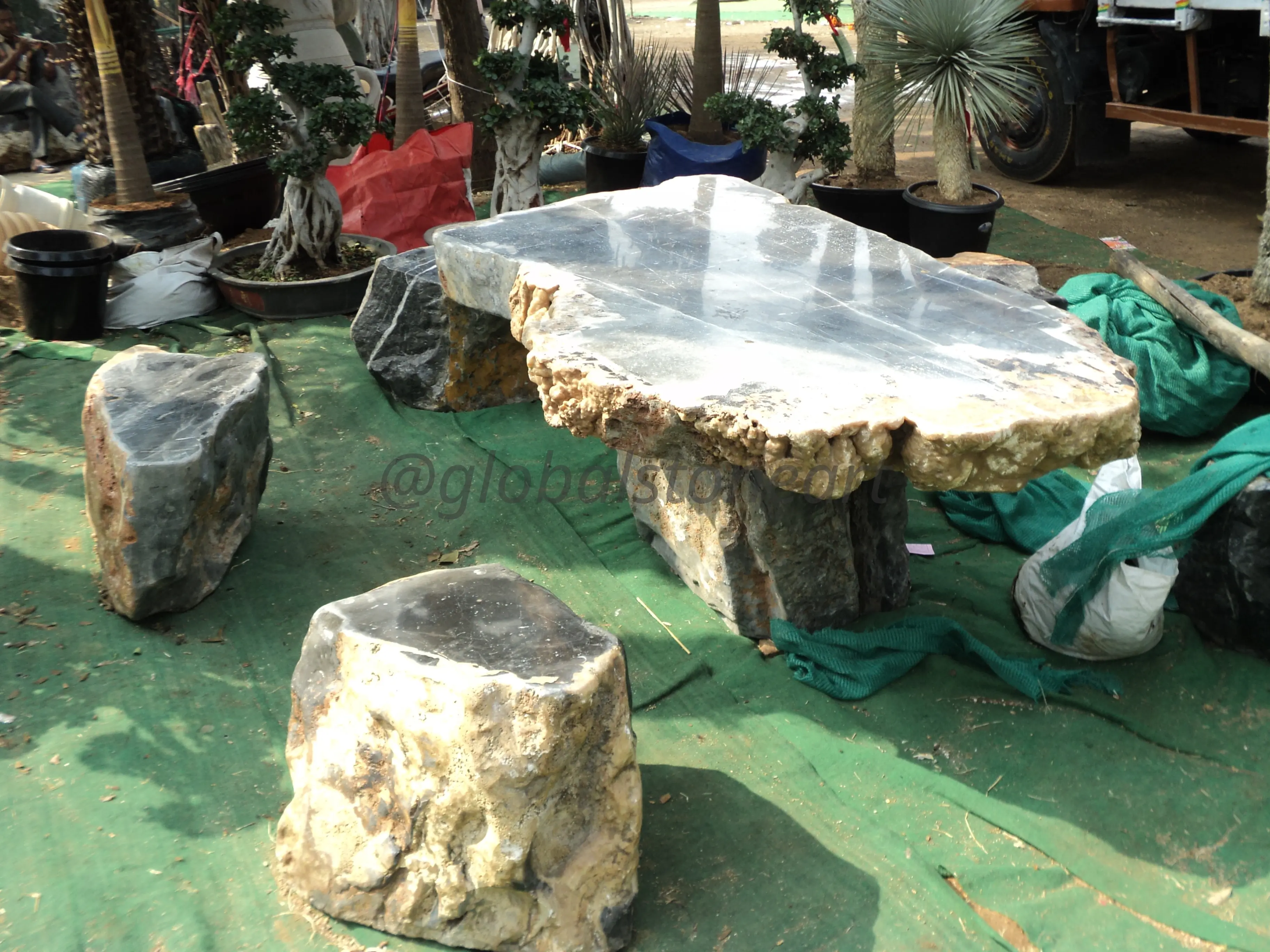 Natural Boulder Stone Table and Stool Garden Set