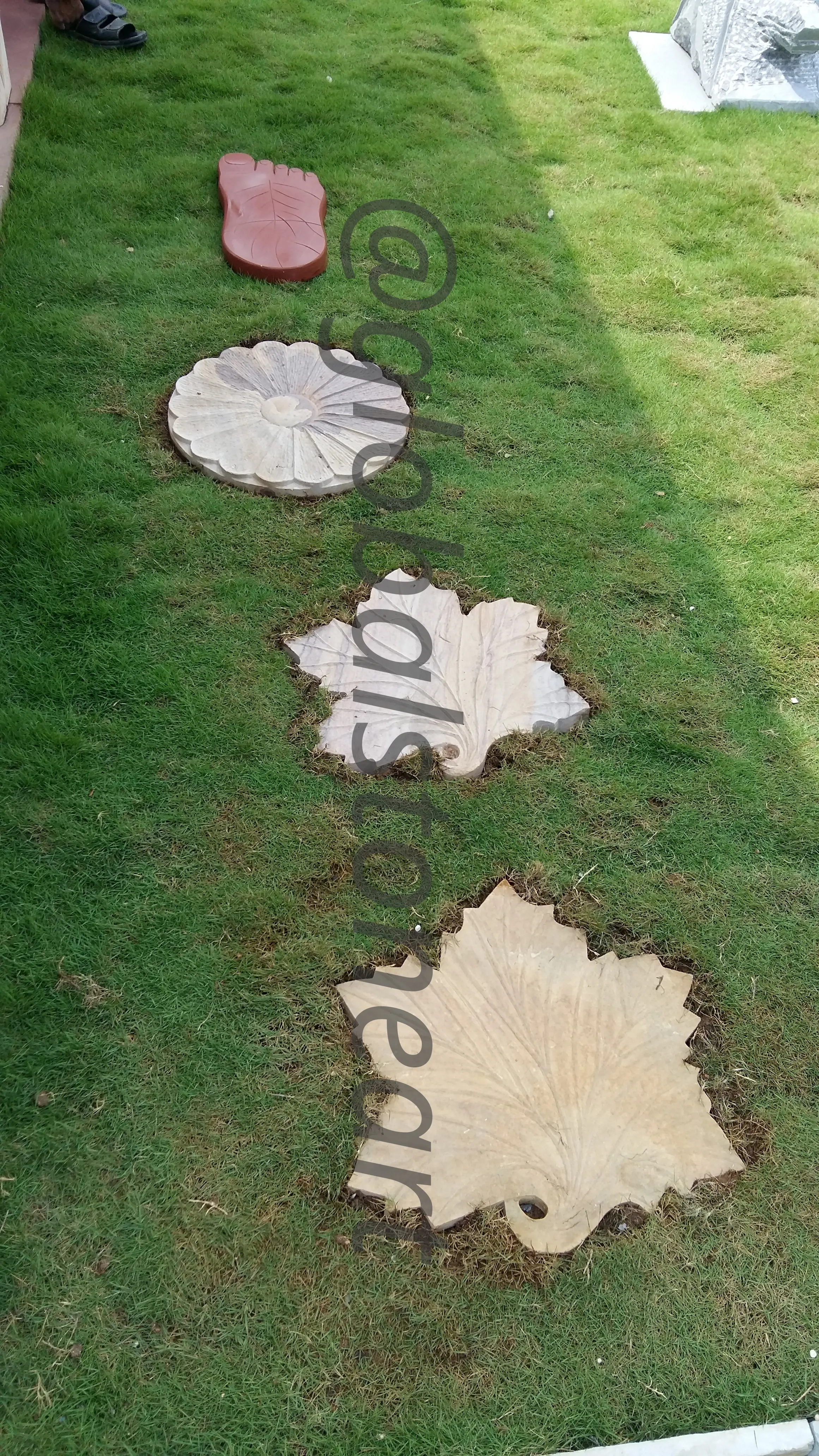 Carved Leaf and Flower Stepping Stones for Garden Lawn