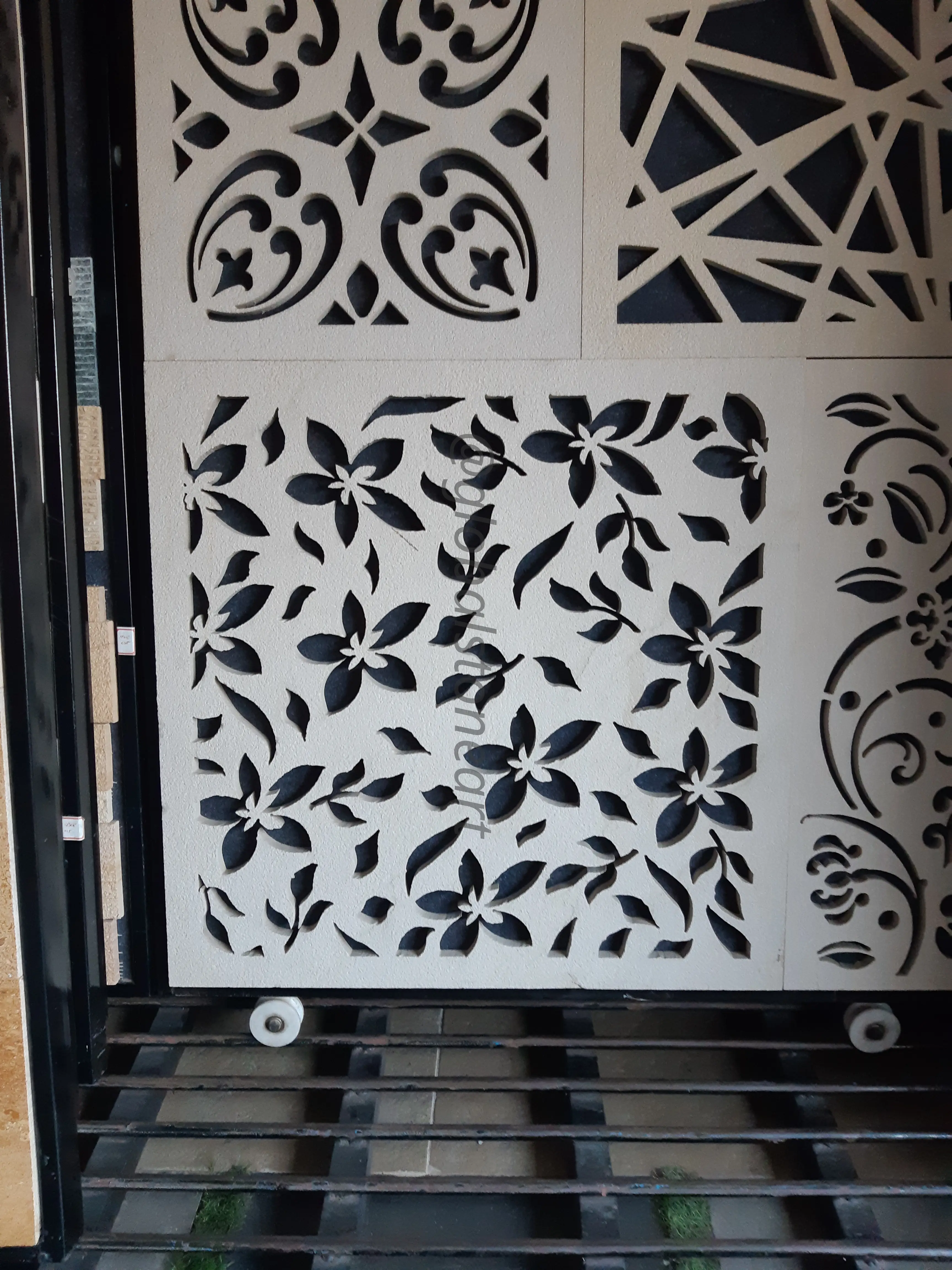 Jasmine Floral & Geometric Stone Jali Panel Display