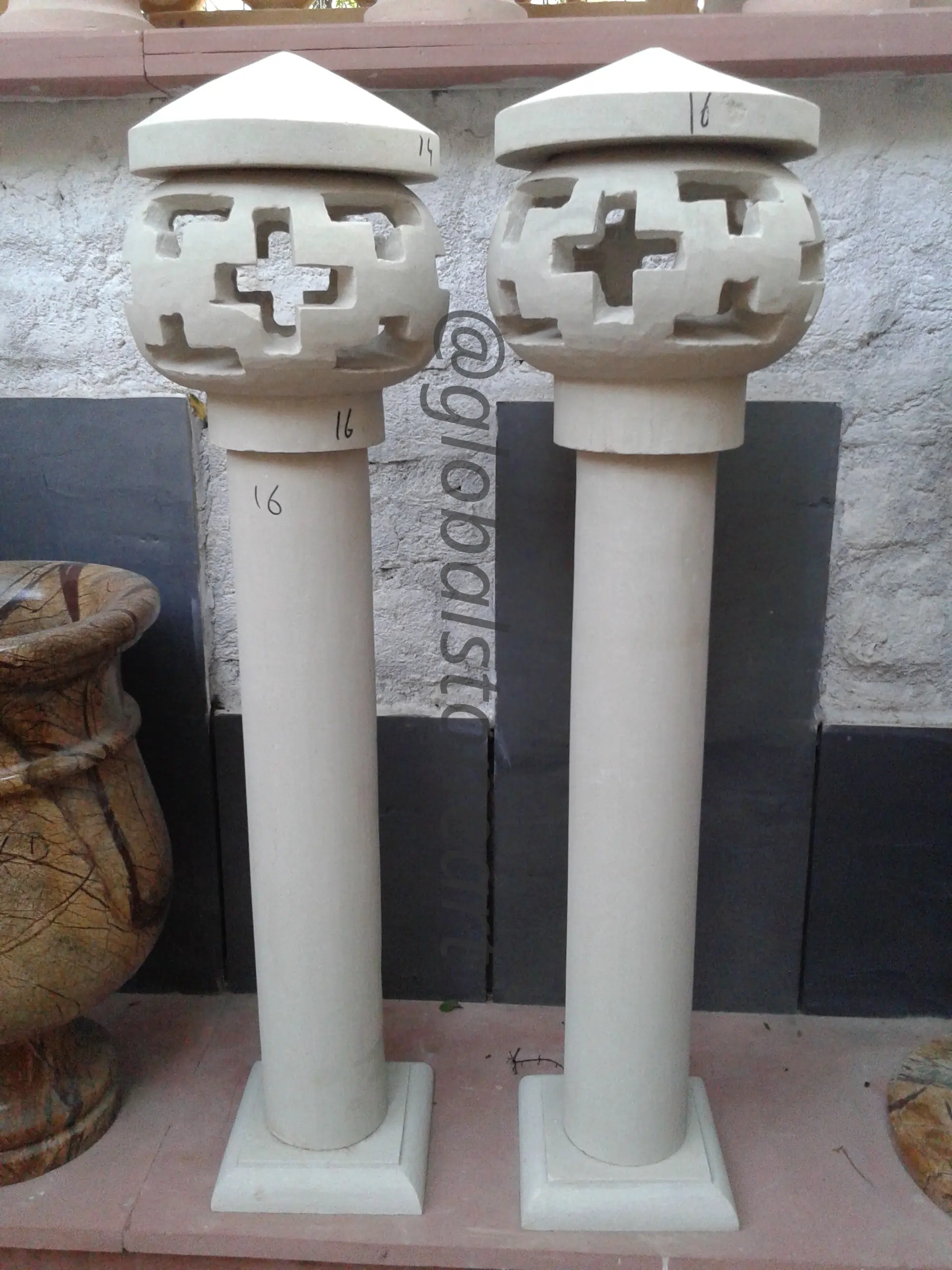Cream Sandstone Lattice Globe Lamp Posts with Geometric Jali
