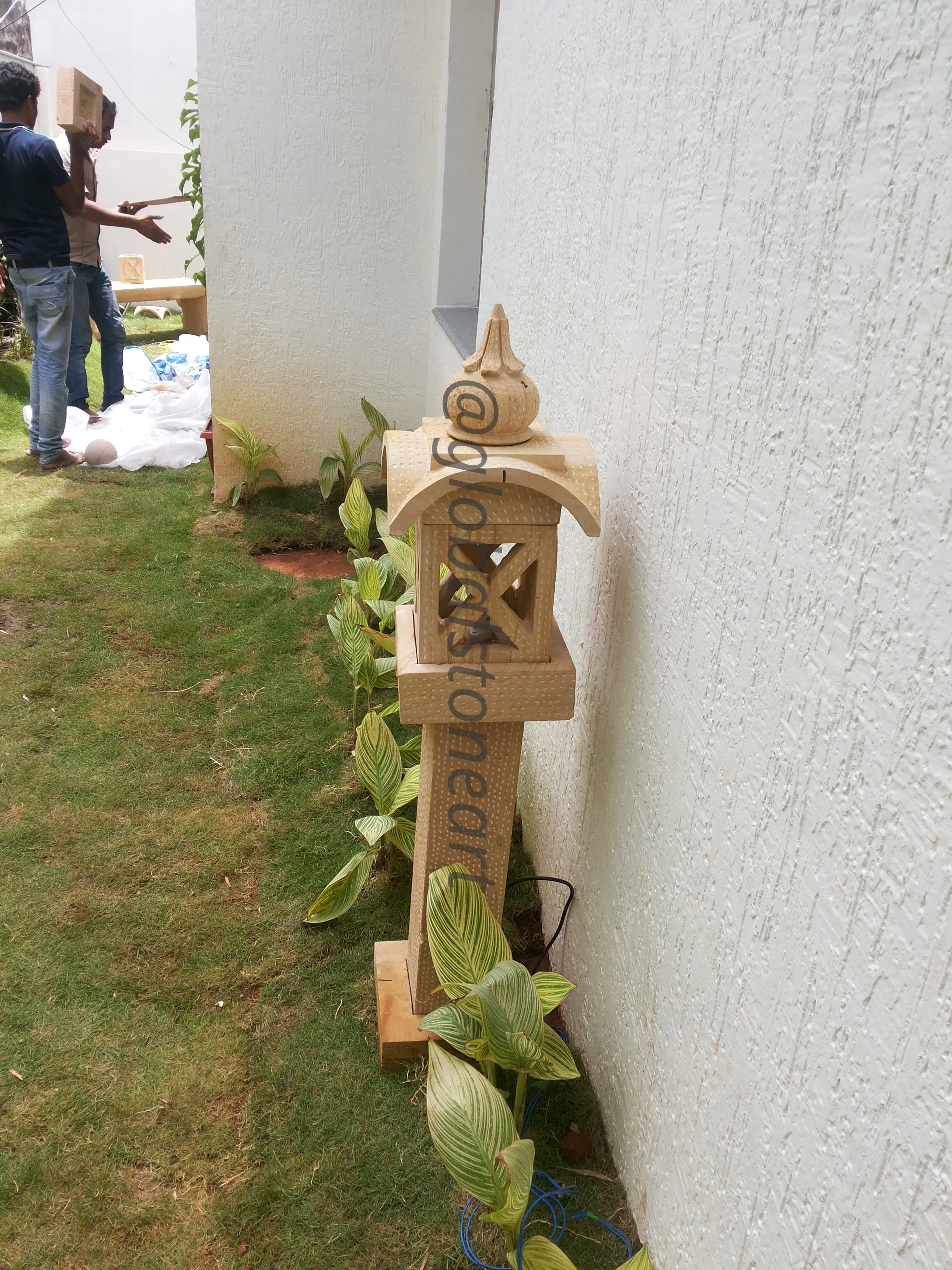 Sandstone Star-Cutout Lantern Pillar for Garden Wall