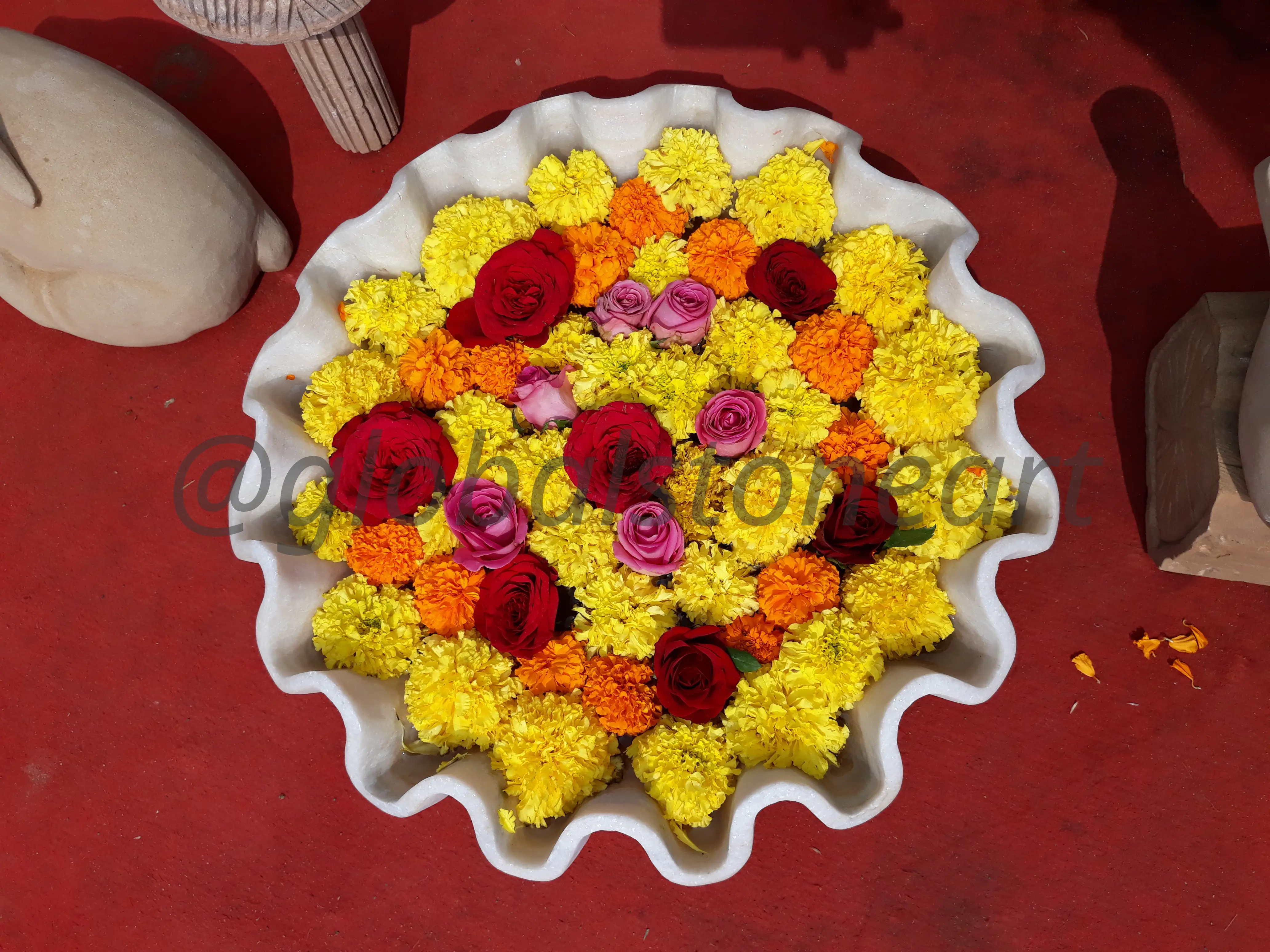 White Marble Ruffle-Rim Urli for Floating Flowers