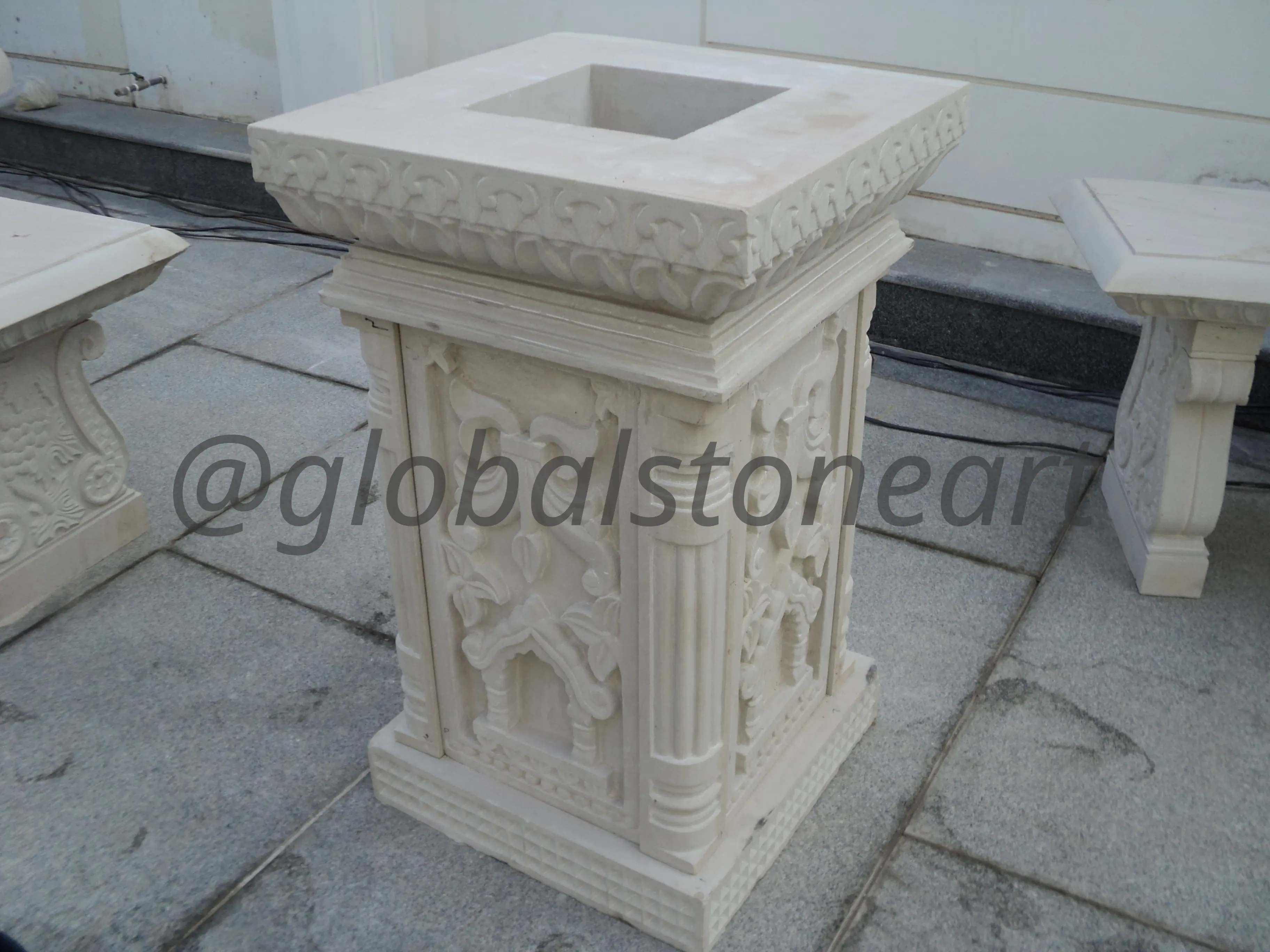 White Marble Tulsi Pota with Relief Carving for Terrace