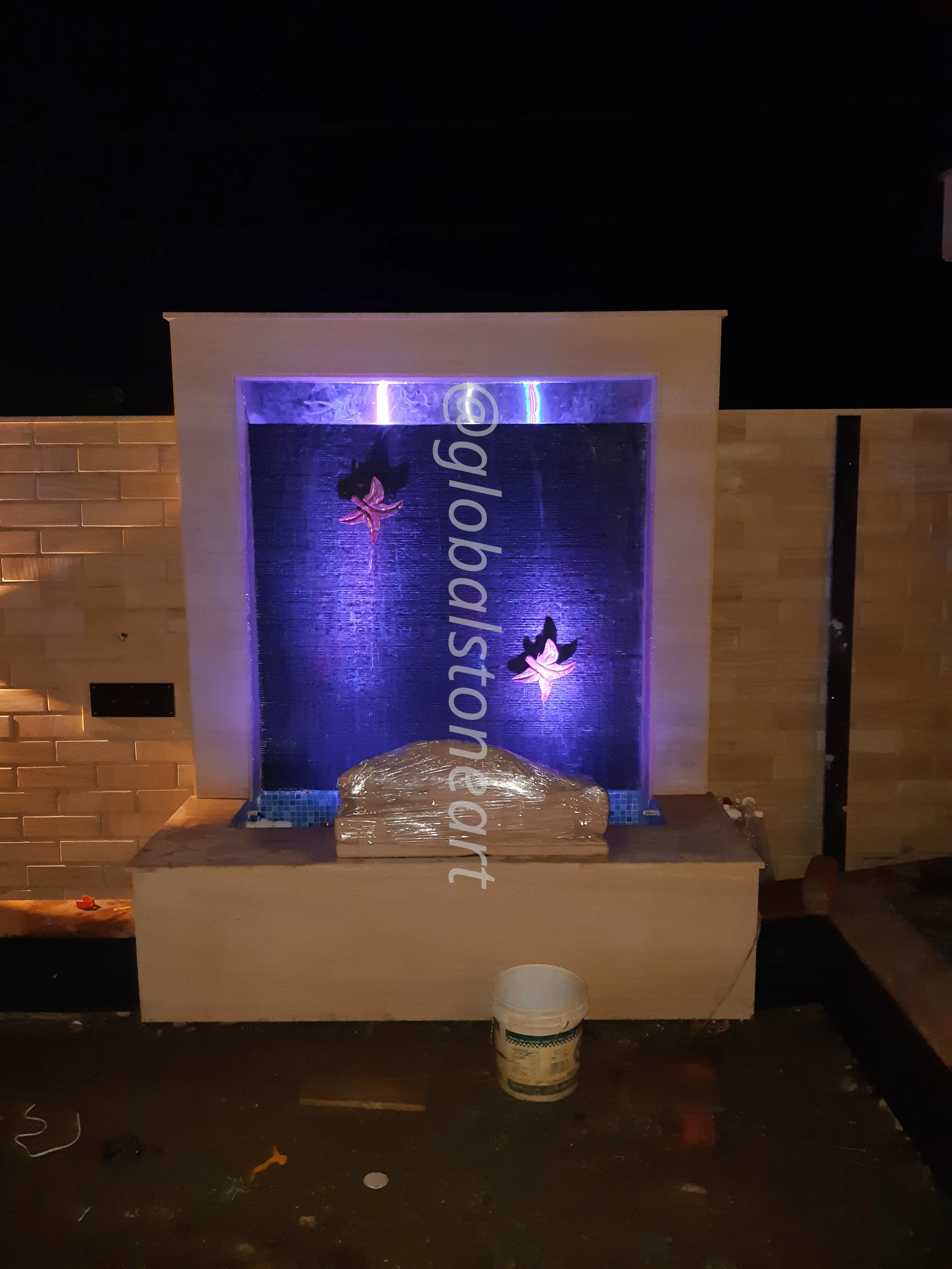 Floral-Motif LED Wall Waterfall in Sandstone for Balcony