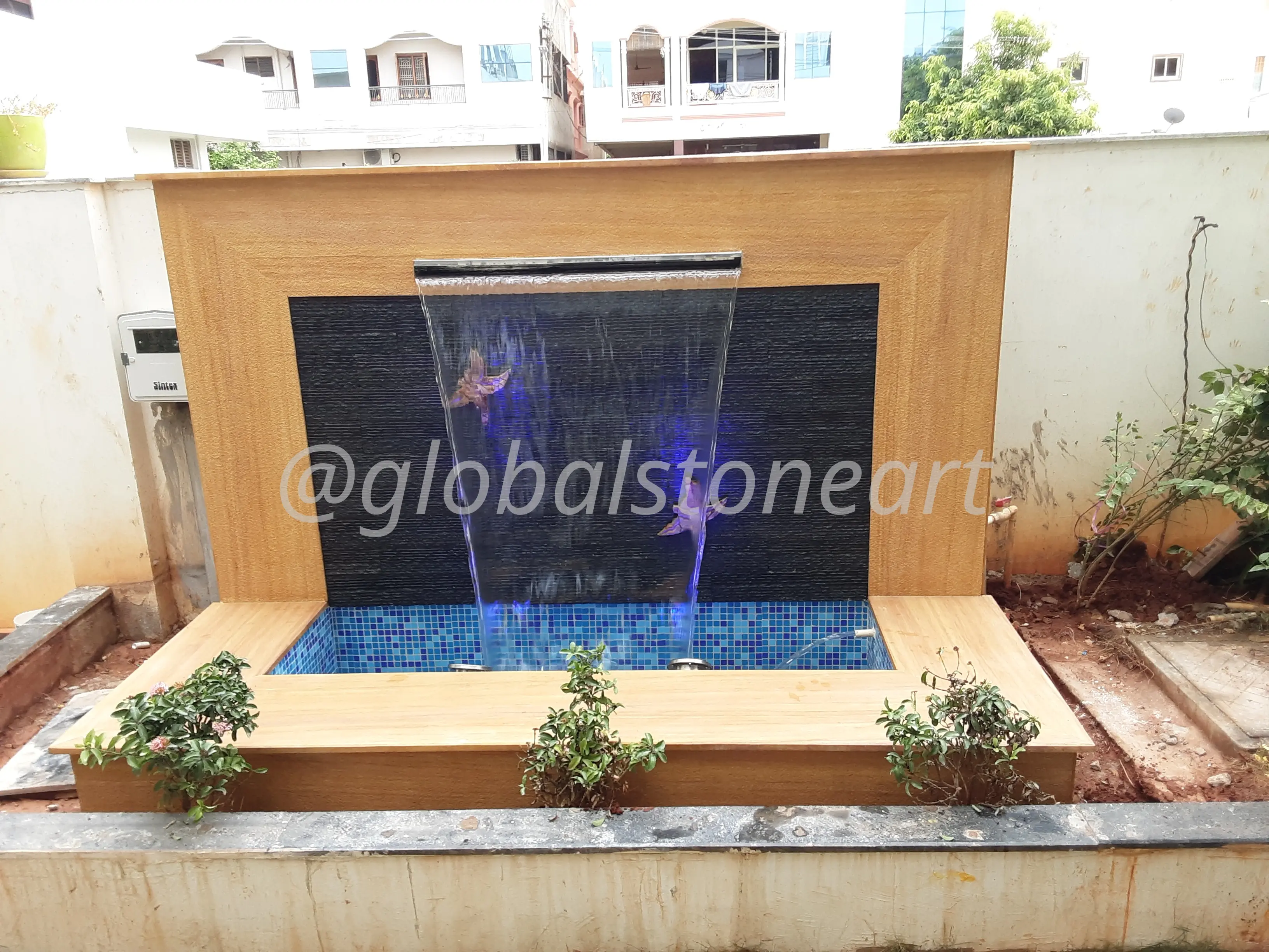 Black Mosaic Wall Waterfall with Glass Spout for Courtyard